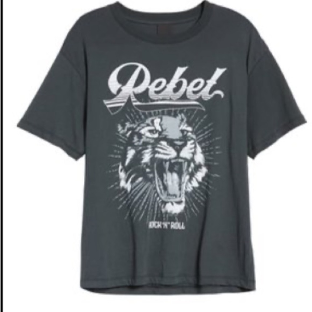 Daydreamer Gray Rebel Tiger Short Sleeve Tee
